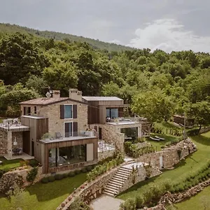 Favai Hills Your Secret Hideaway Bed & Breakfast